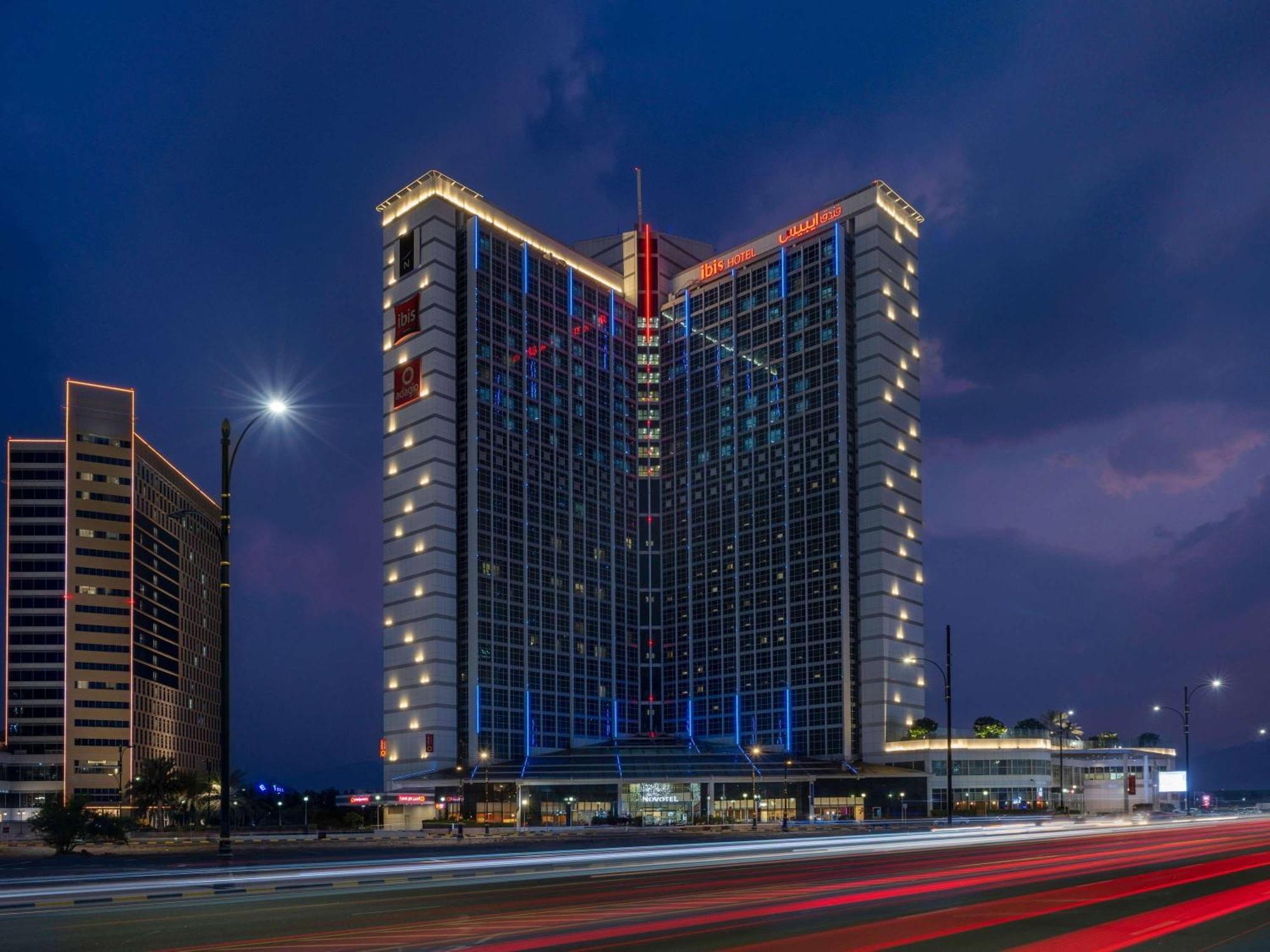 Novotel Fuyaira Exterior foto